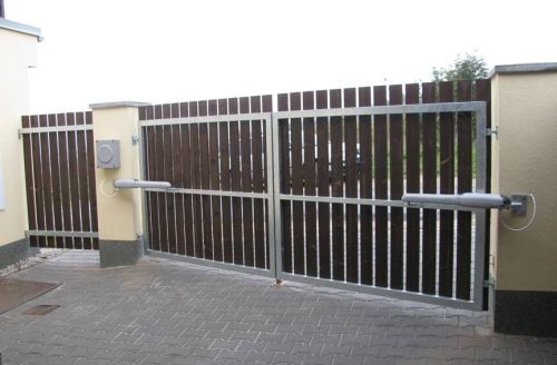 Vjezdová brána křídlová 5